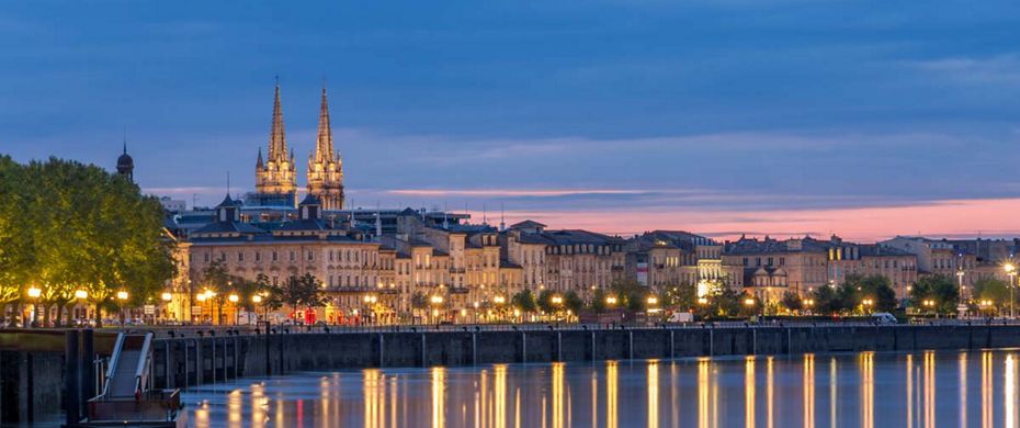 CRUCEROS FLUVIALES BURDEOS BOURG FRANCIA BOURG SUR GIRONDE FRANCE BORDEAUX CRUISES CRUCEROS BURDEOS CRUCEROS GARONA CRUCEROS GIRONDA